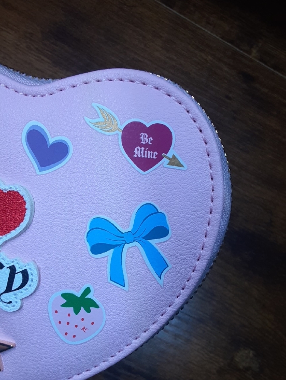 Juicy Couture Light Pink Heart-Shaped Crossbody - Picture 3 of 9